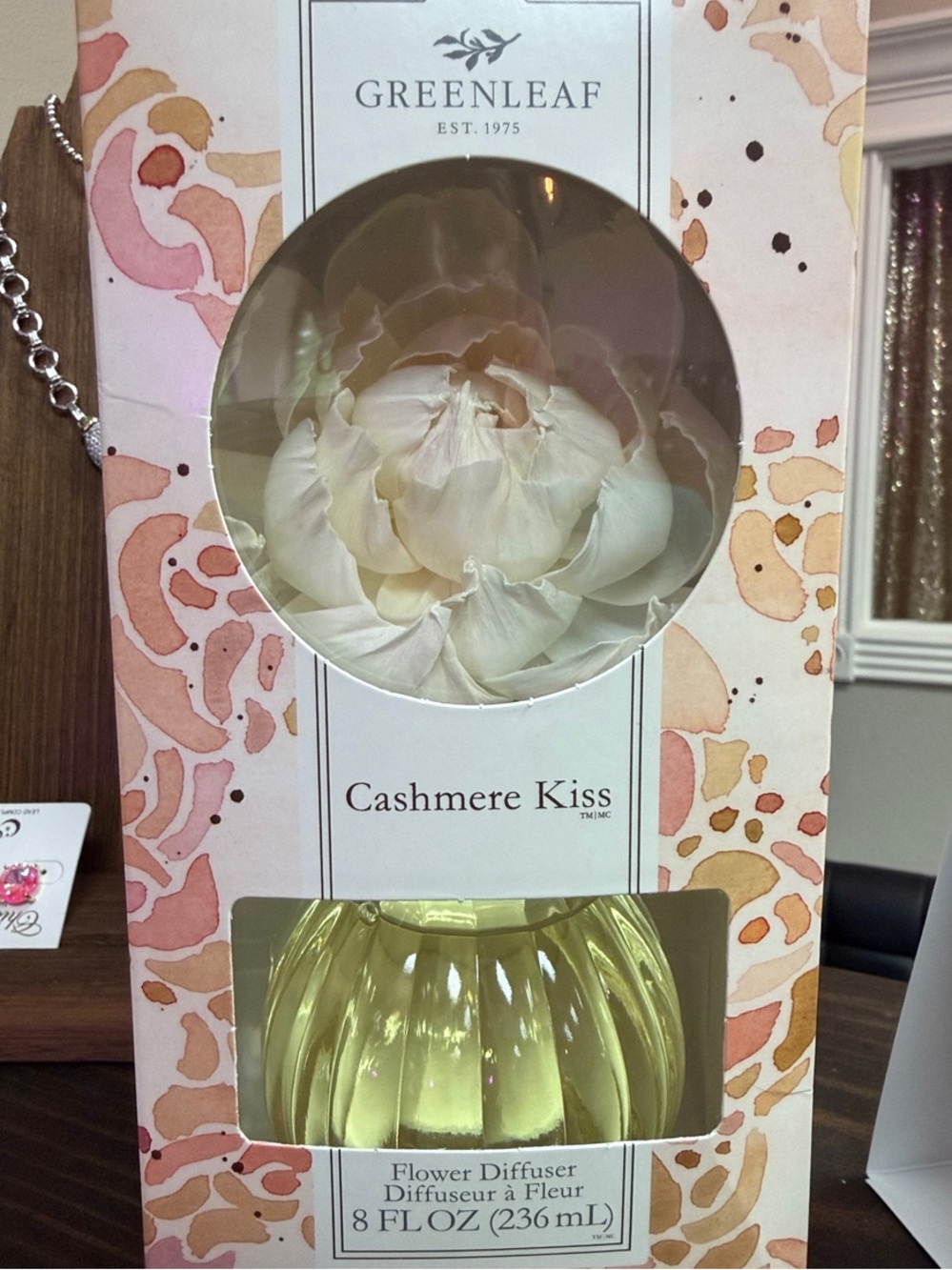 Cashmere Kiss Flower Diffuser in White/Cream